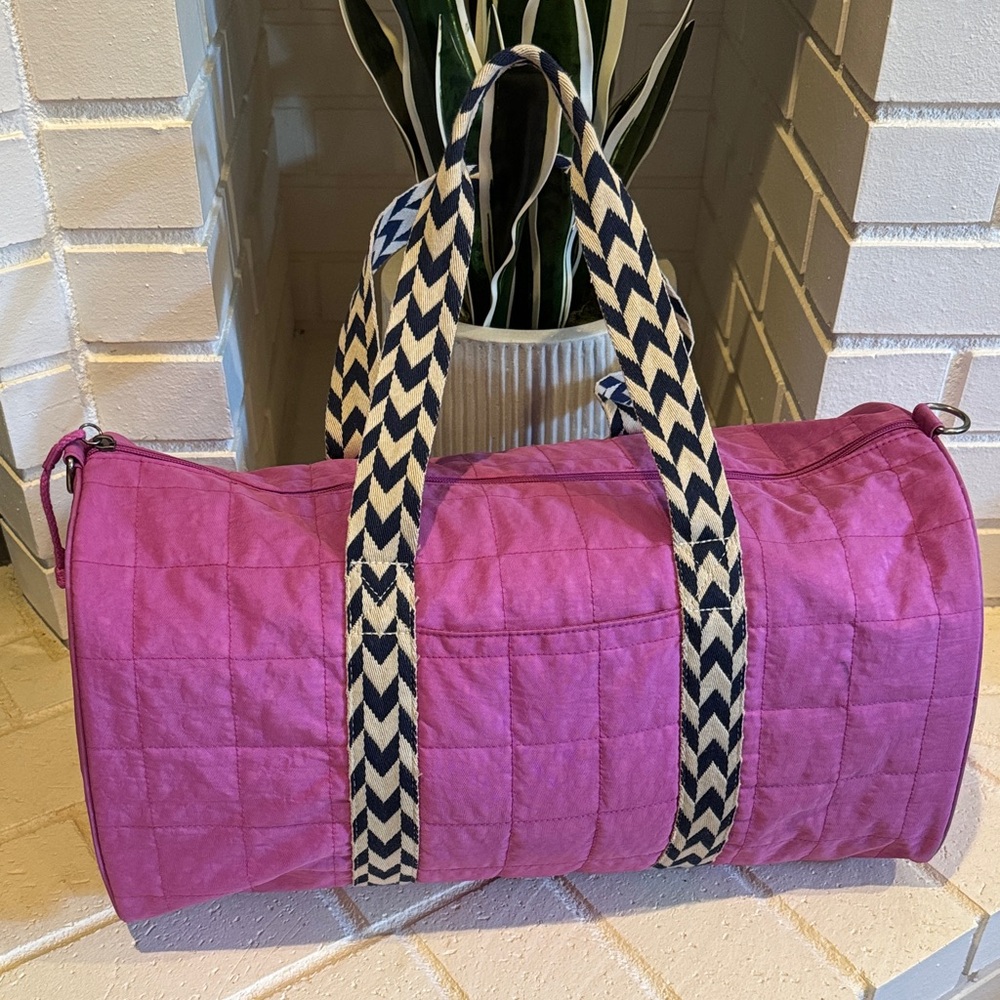 Universal Thread Magenta Quilted Weekender Travel Bag
